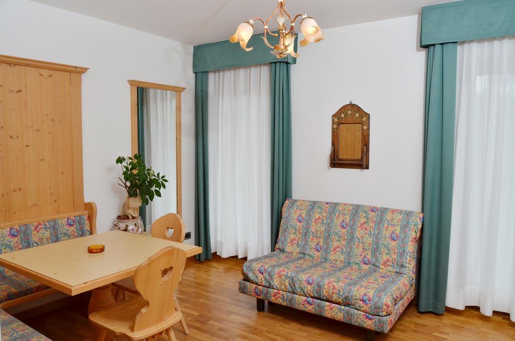 Residence Taufer San Martino Di Castrozza Δωμάτιο φωτογραφία